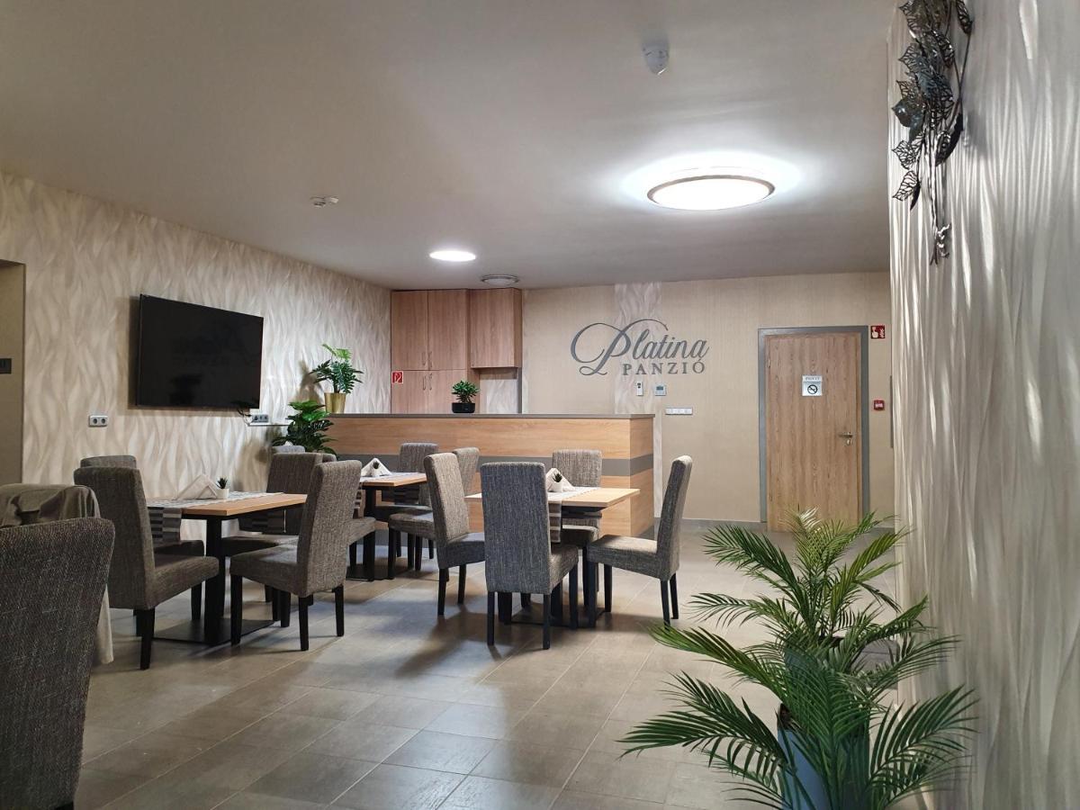Platina Panzio*** Bed & Breakfast Ujhartyan ภายนอก รูปภาพ