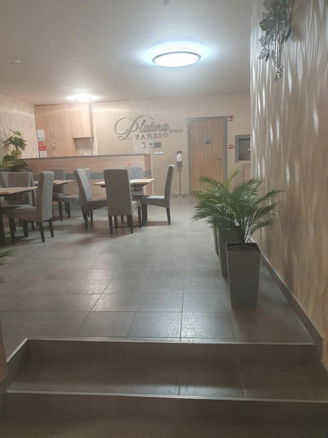 Platina Panzio*** Bed & Breakfast Ujhartyan ภายนอก รูปภาพ