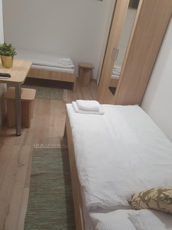 Platina Panzio*** Bed & Breakfast Ujhartyan ภายนอก รูปภาพ